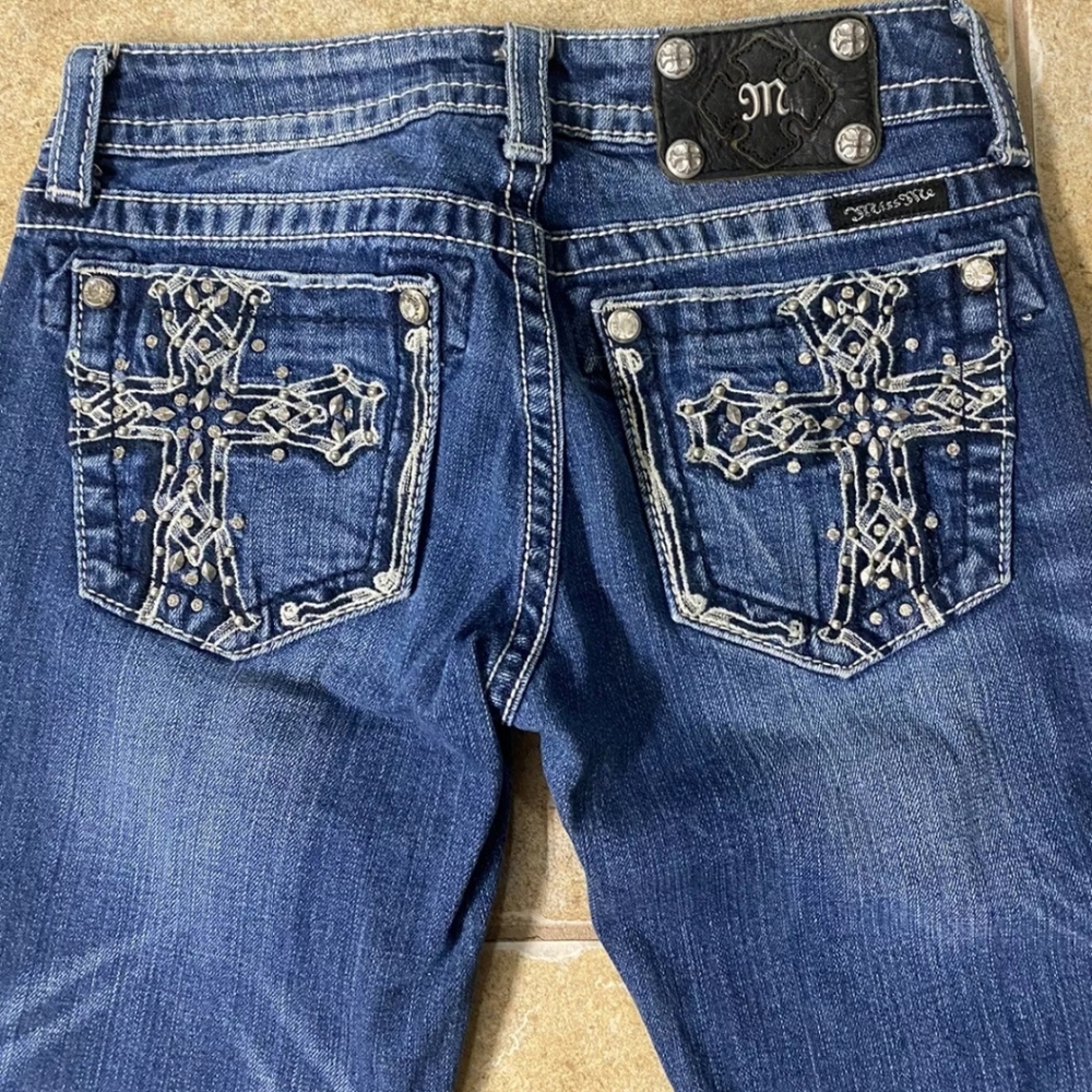 NWOT  Miss Me Women's Cross Rhinestone Bling JP5370B Boot Cut Jeans Sz 27 X 29